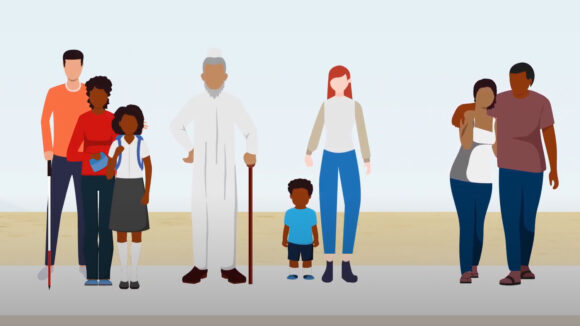 Et bilde fra Sightsavers´ helsesystemer-film, som viser en gruppe mennesker som står i kø: en familie, en eldre mann med stokk, en mor og et barn, og et par.